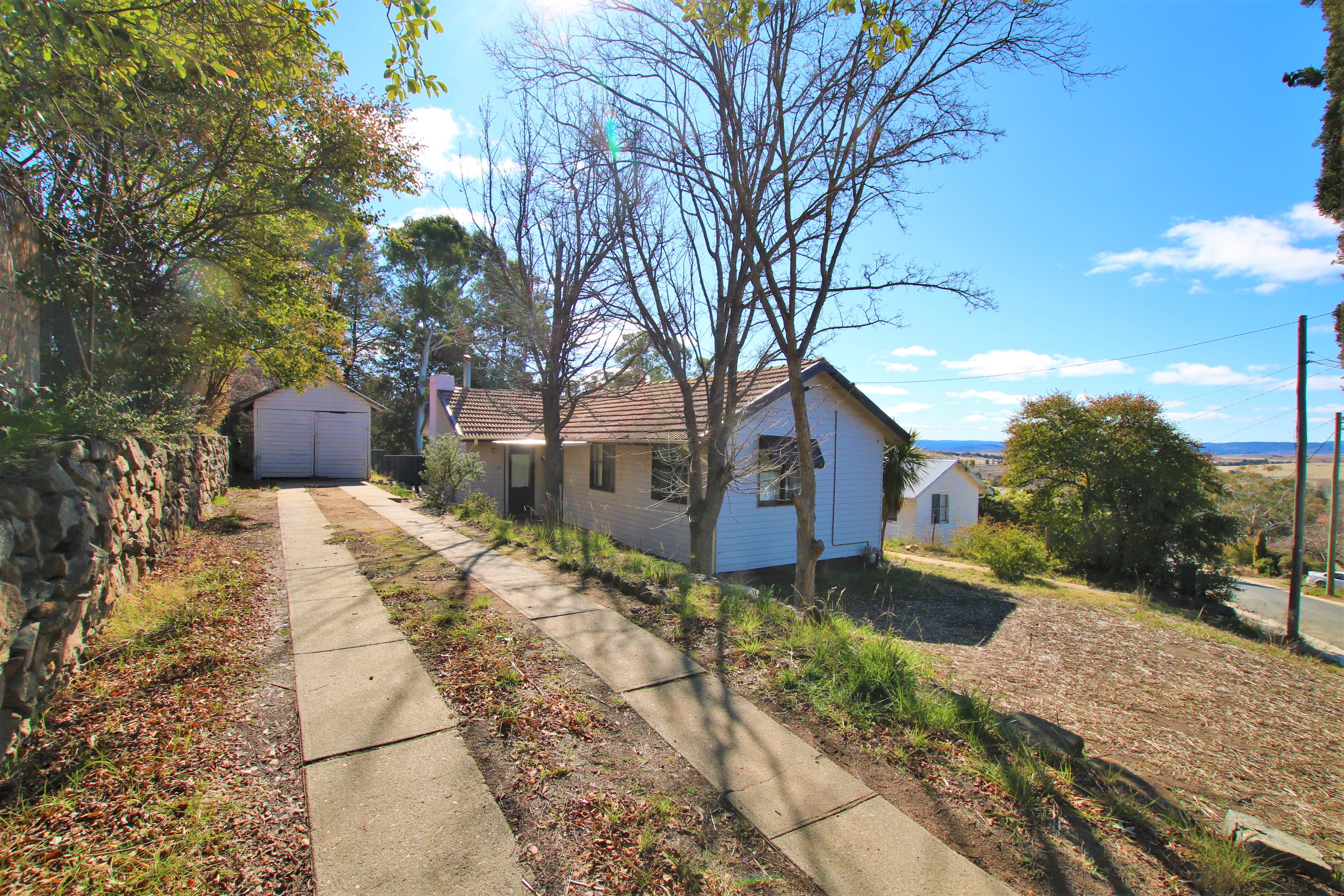10 GERELONG PLACE, COOMA, 2630