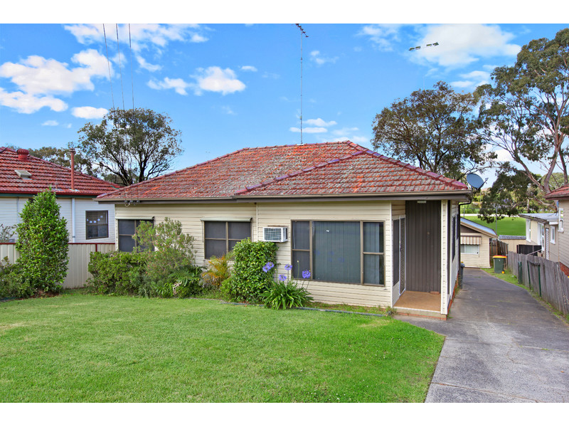 15 BOCKING AVENUE, BRADBURY, 2560