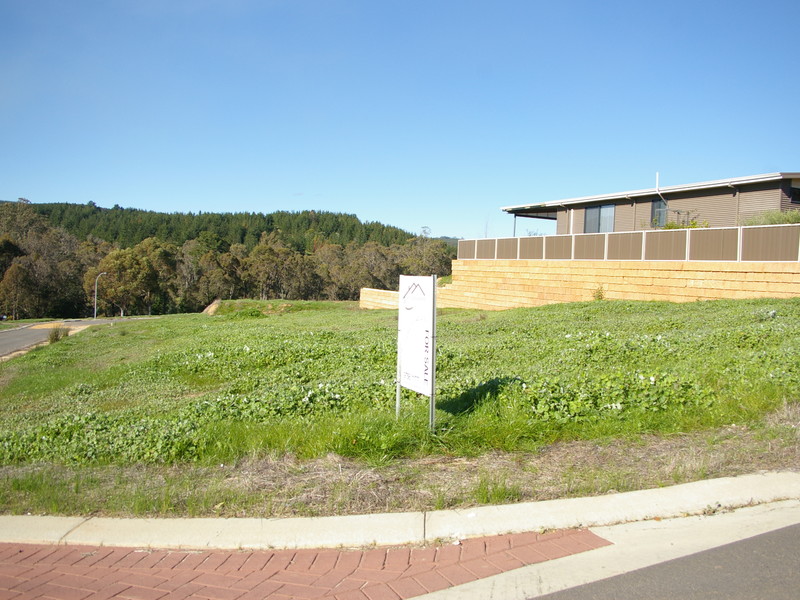 11 HITCHCOCK DRIVE, NANNUP, 6275