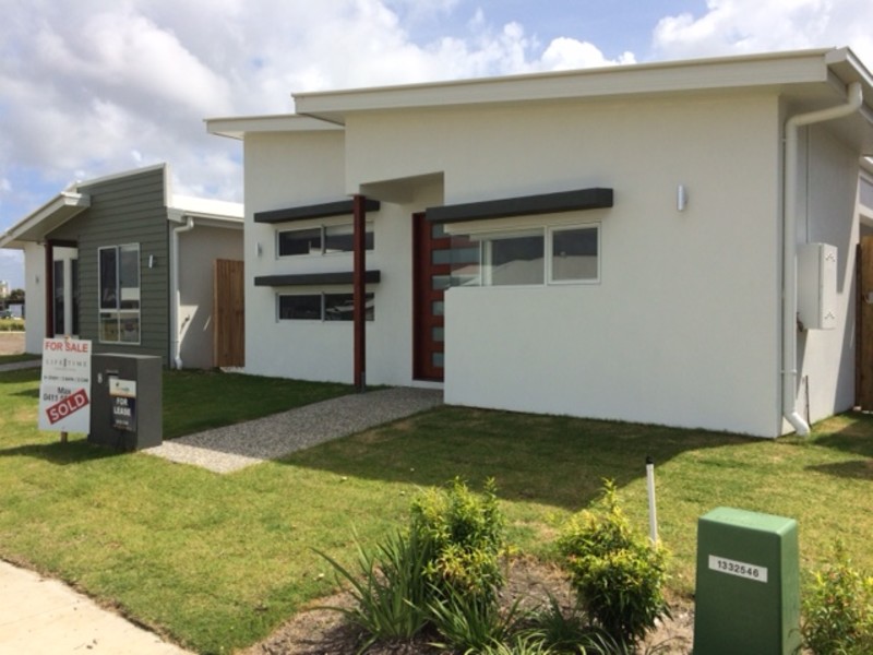 8 MACINTYRE CRESCENT, PELICAN WATERS, 4551