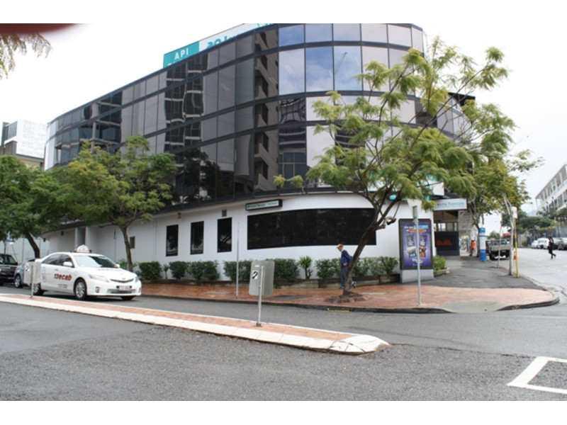 160 WHARF STREET, SPRING HILL, 4000