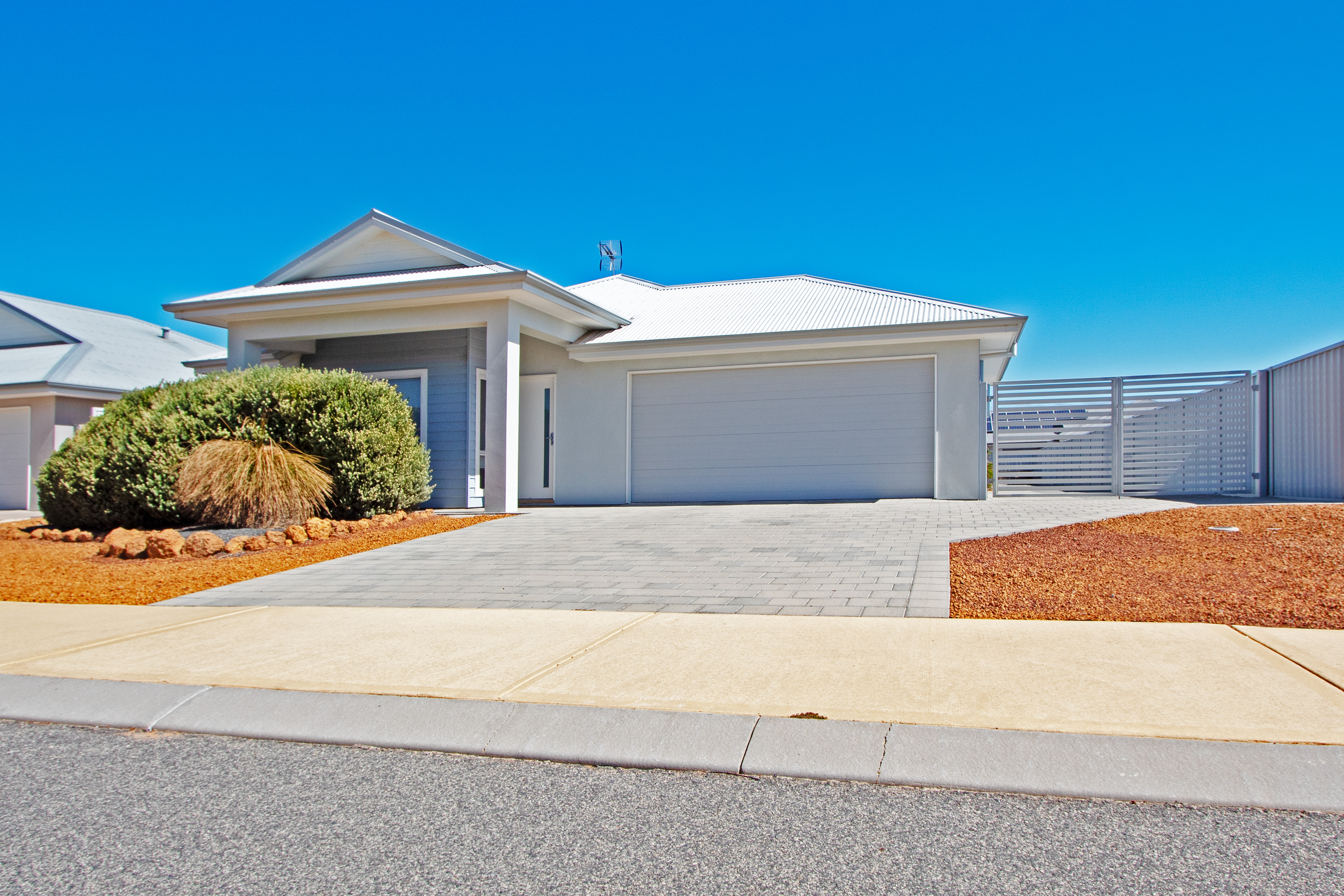 1041,  12 HALFMOON WAY, JURIEN BAY, 6516