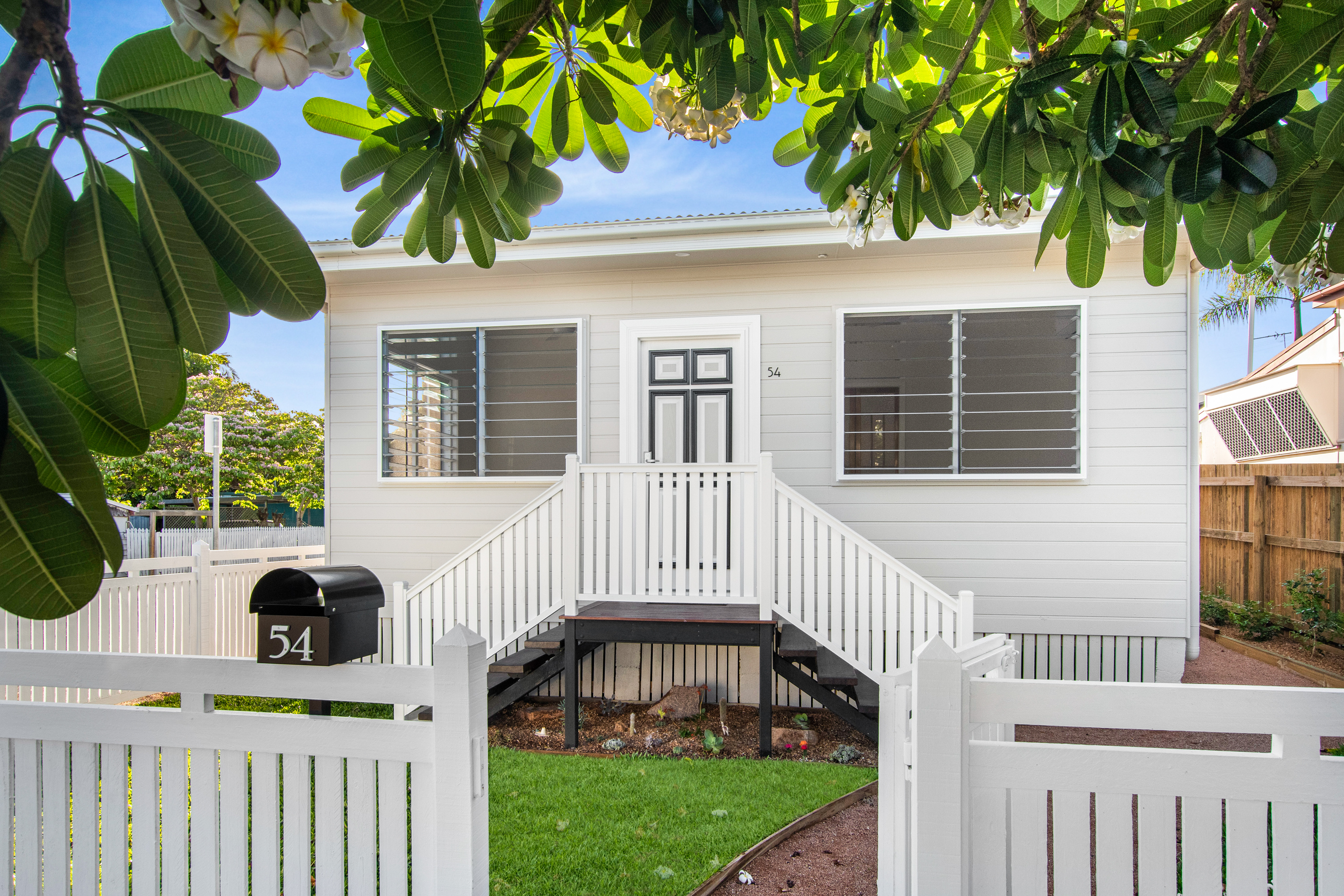 54 MORRIS STREET, WEST END, 4810