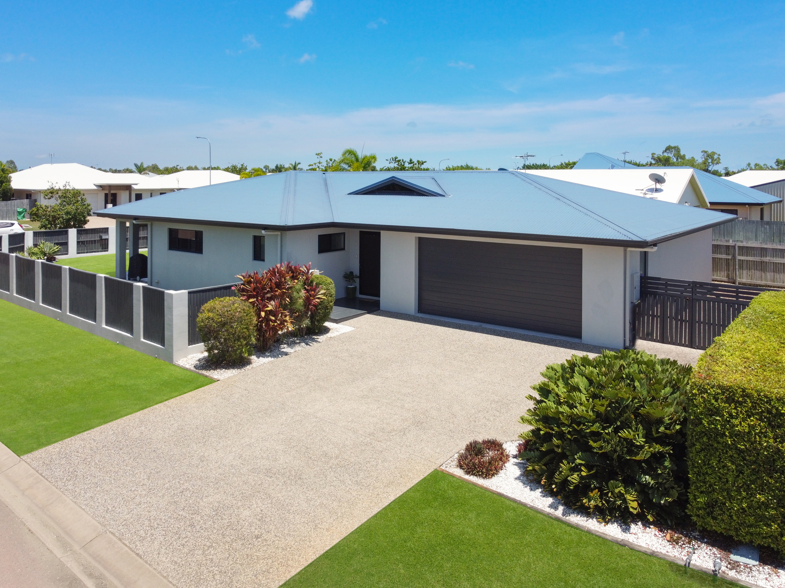 14 LANAI AVENUE, BURDELL, 4818