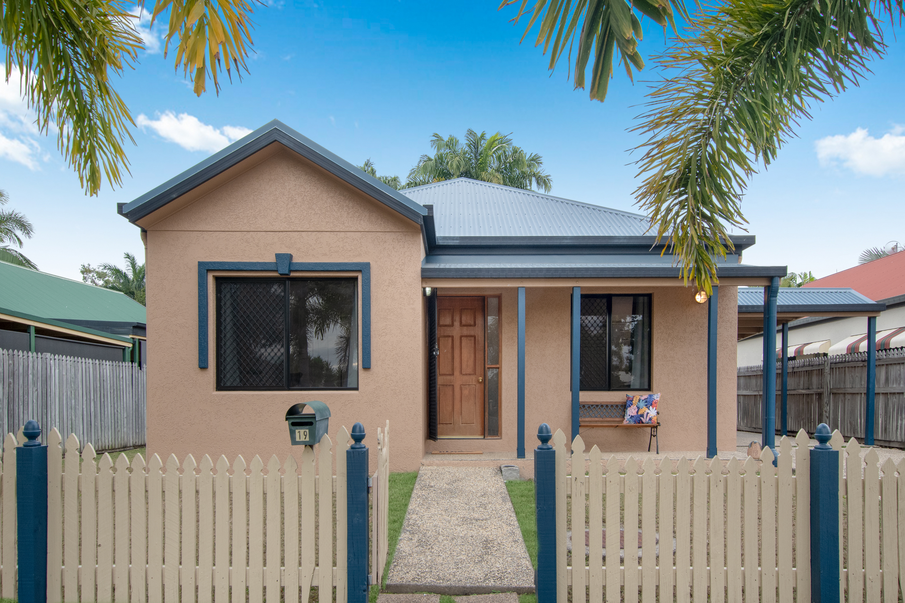 19 WOODLAKE AVENUE, KIRWAN, 4817