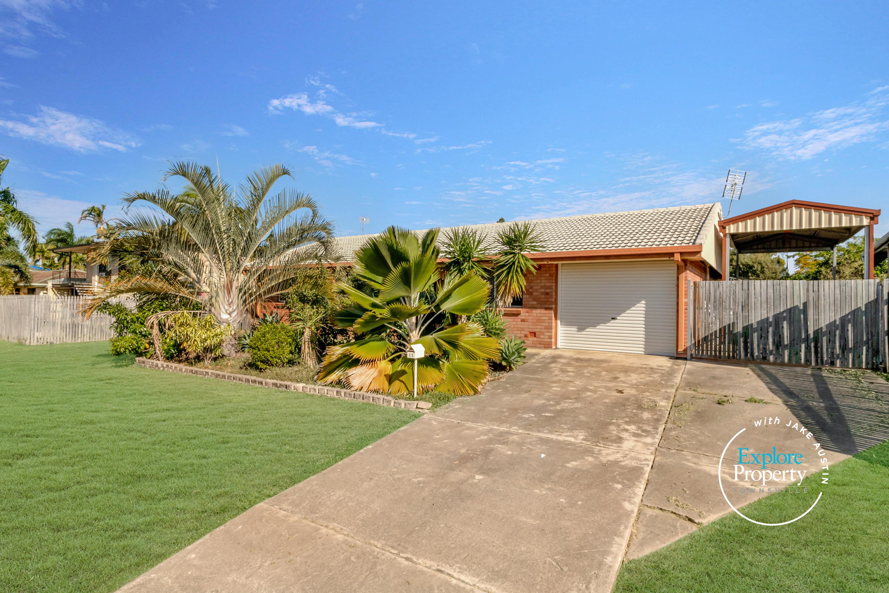 11 COATES STREET, MOUNT LOUISA, 4814