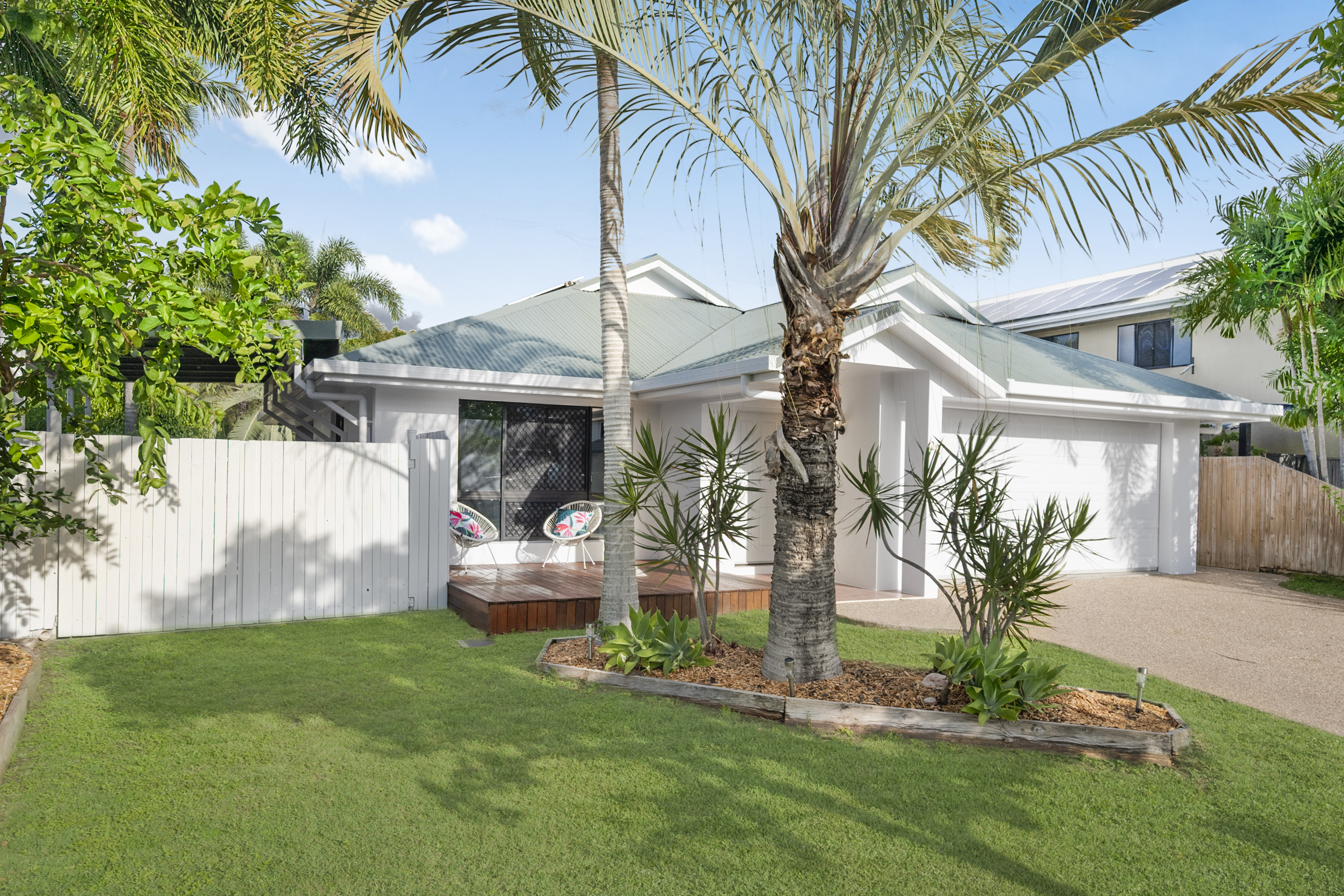 22 LORD HOWE PROMENADE, DOUGLAS, 4814