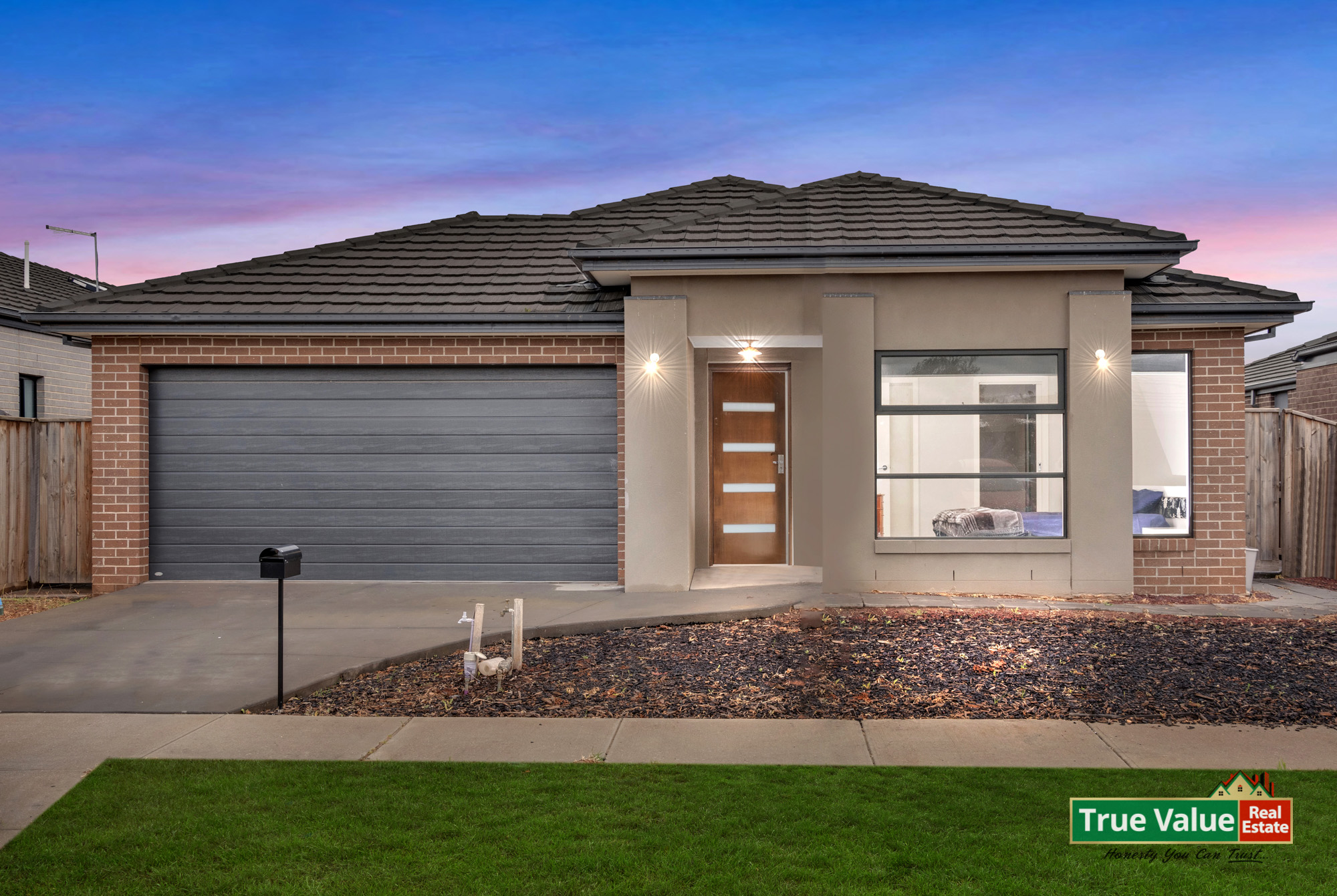 8 BRITTLE STREET, MANOR LAKES, 3024
