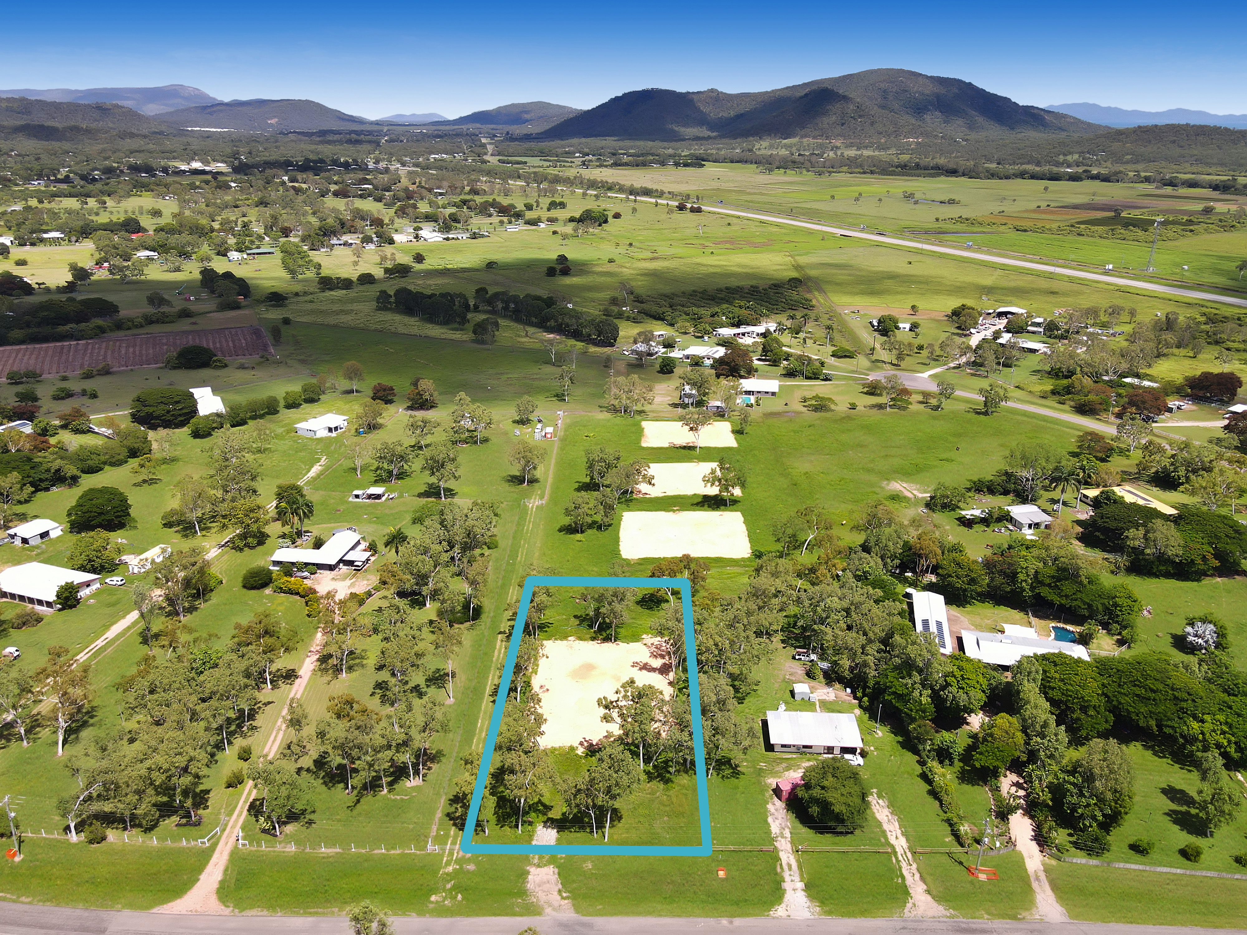 14 DUGGAN DRIVE, ALLIGATOR CREEK, 4816