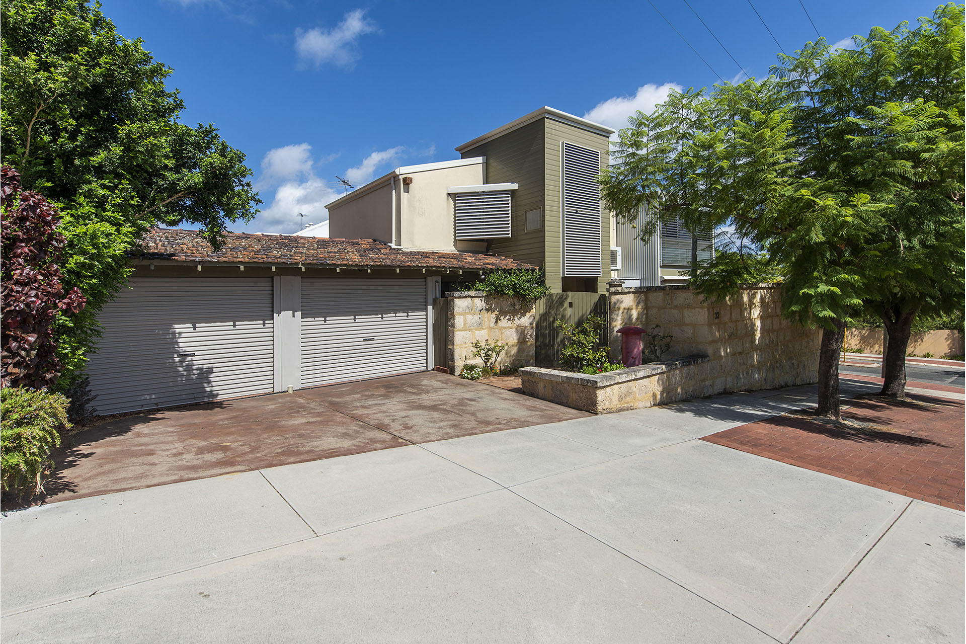 33 ROSEBERRY AVENUE, SOUTH PERTH, 6151