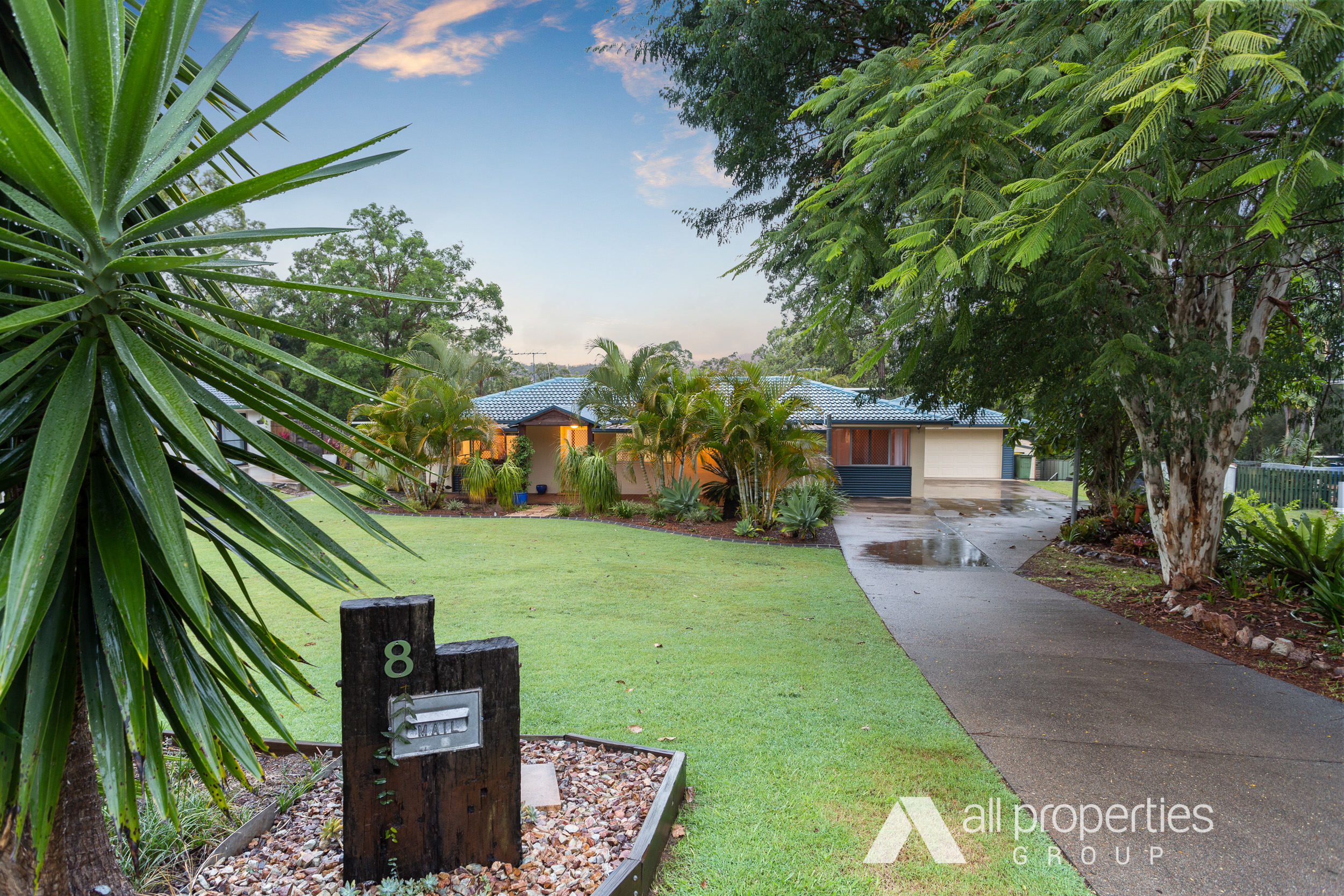 8 CORY COURT, TANAH MERAH, 4128