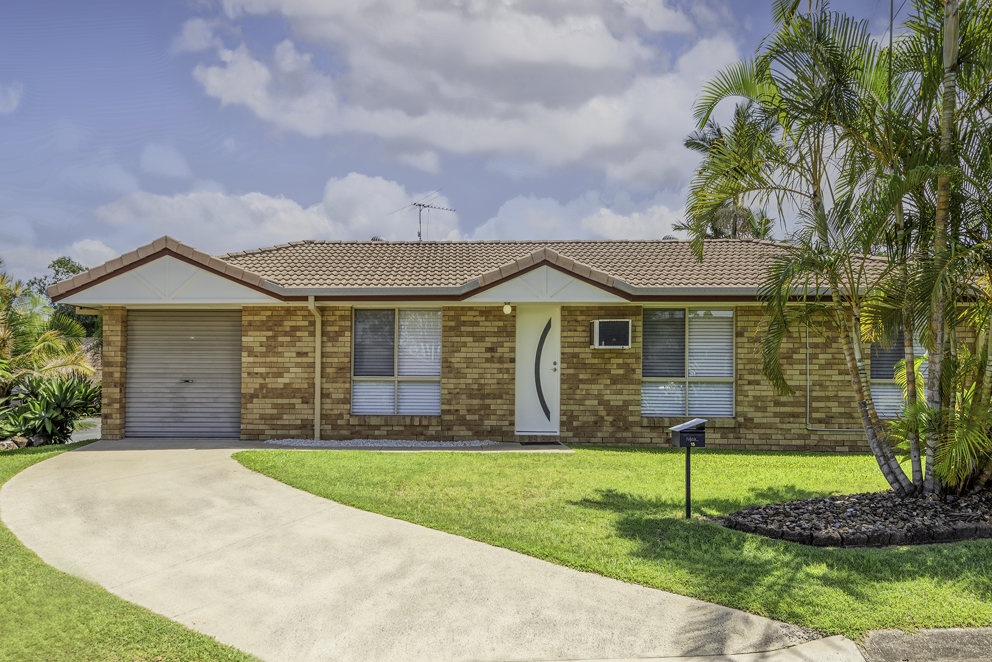 15 TAYLOR STREET, EAGLEBY, 4207