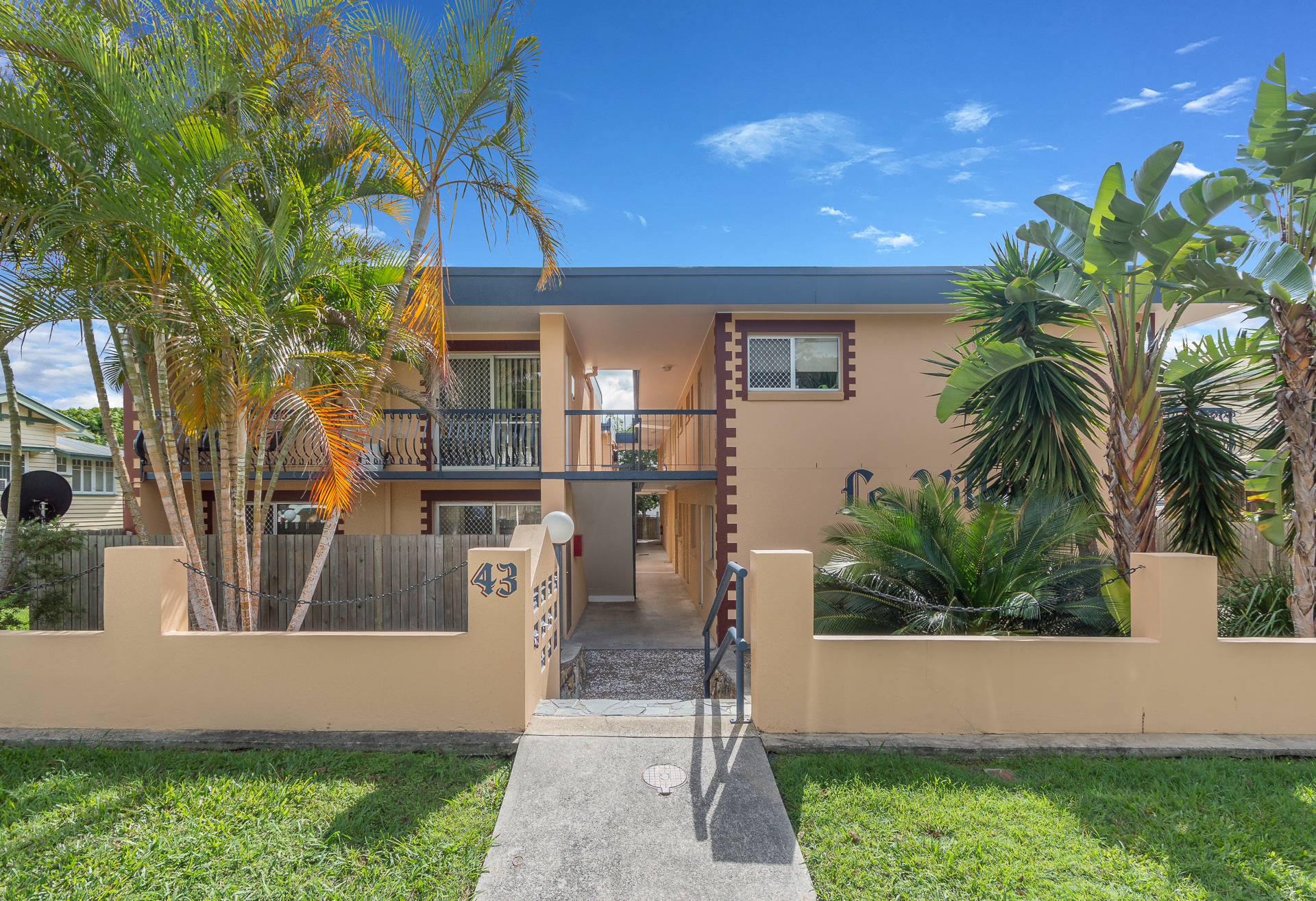 2/43 HUNTER STREET, GREENSLOPES, 4120