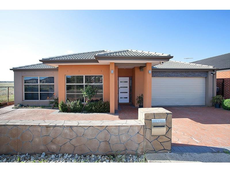 16 ROWENA COURT, DERRIMUT, 3030