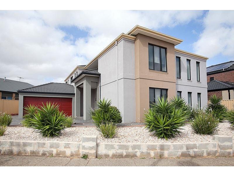 12 CLEMENTSON DRIVE, CAROLINE SPRINGS, 3023