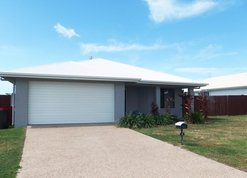 2 FILMOY PLACE, BUSHLAND BEACH, 4818