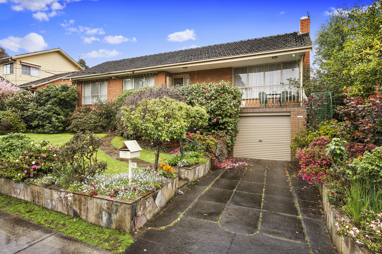 52 MORRIE CRESCENT, BLACKBURN NORTH, 3130