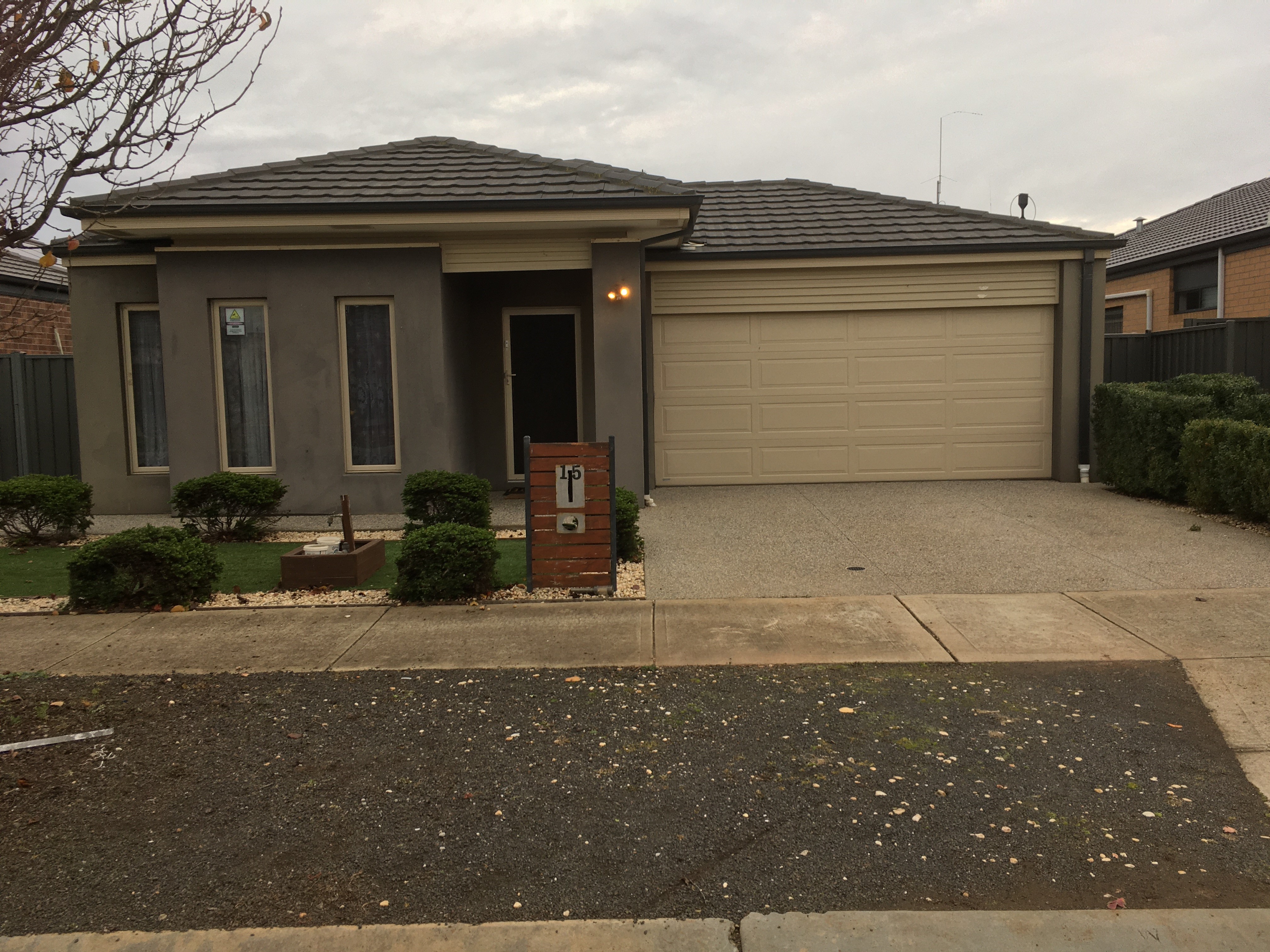 15 LEANYER STREET, TARNEIT, 3029