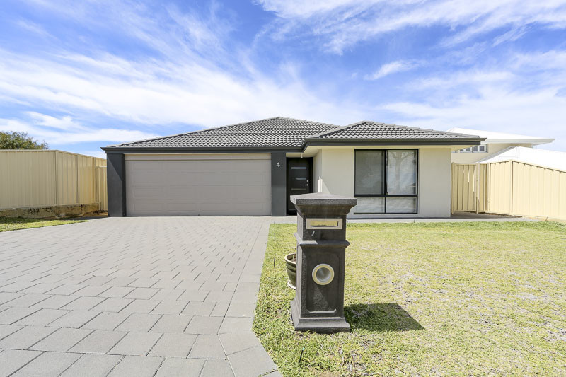 4 MERLOT WAY, PEARSALL, 6065