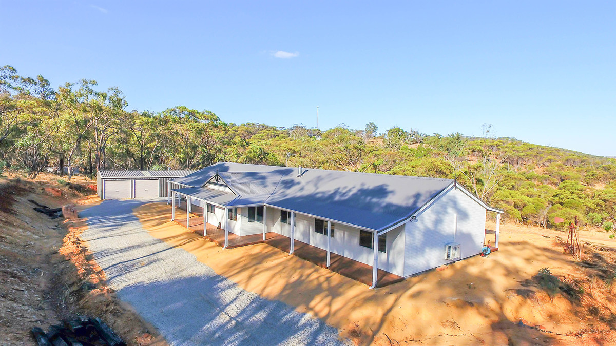 11 WEIR ROAD, TOODYAY, 6566