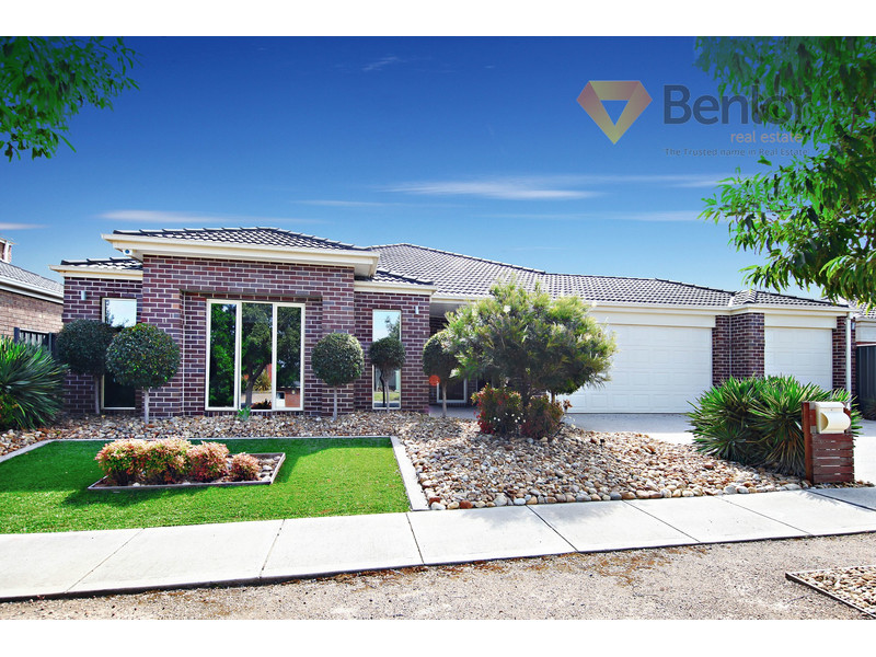 4 EUCUMBENE ROAD, MANOR LAKES, 3024