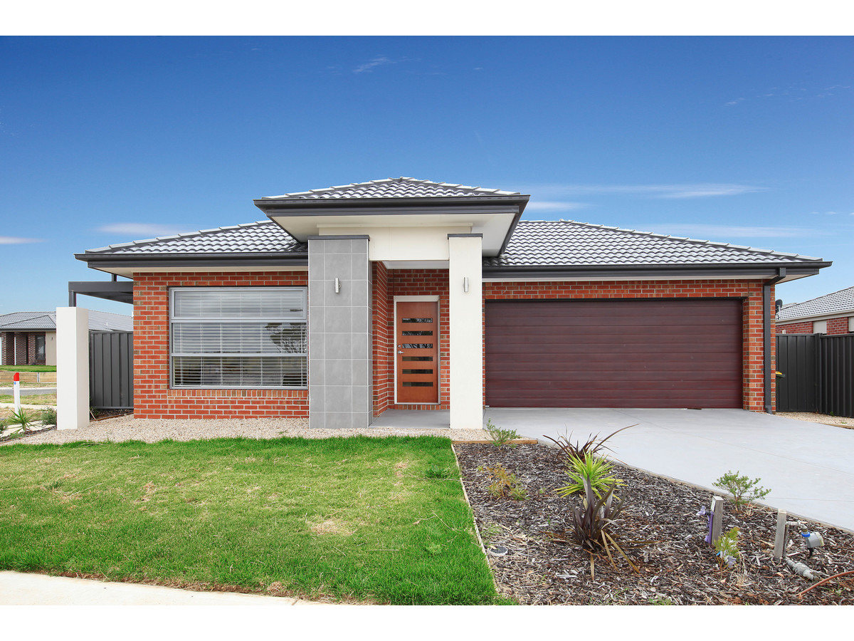 30 BREGMAN ESPLANADE, MANOR LAKES, 3024