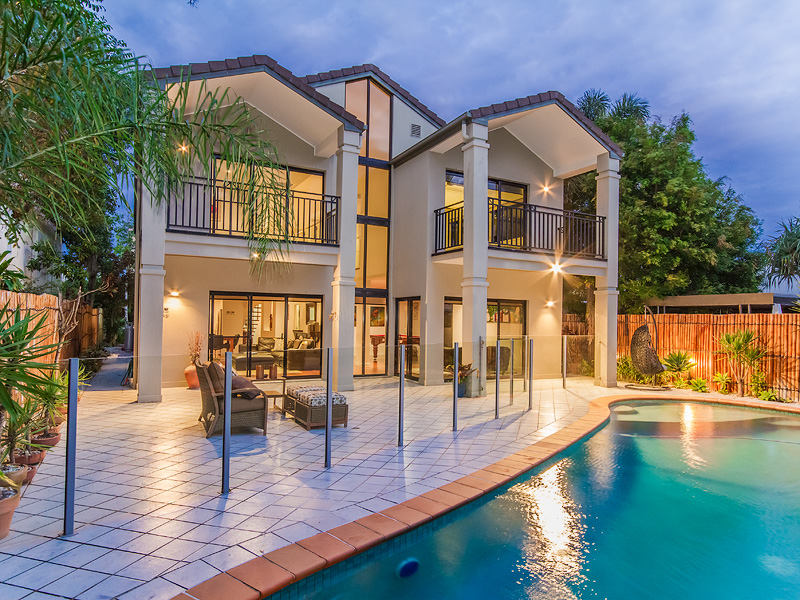 53 AMALFI DRIVE, ISLE OF CAPRI, 4217