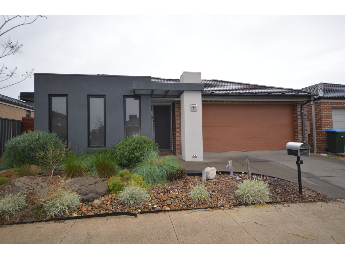 7 LAMBERTIA CRESCENT, MANOR LAKES, 3024