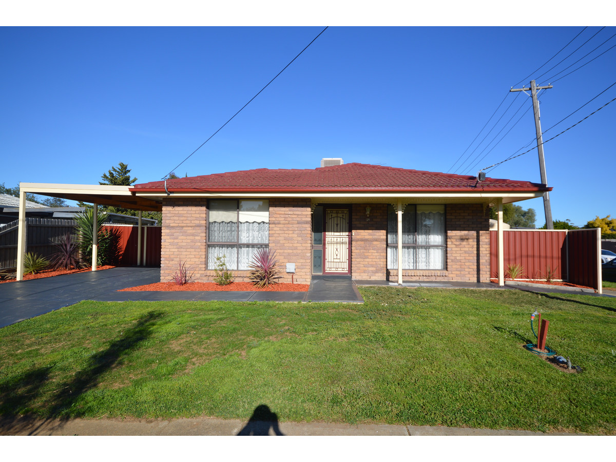 21 SANDERLING STREET, WERRIBEE, 3030