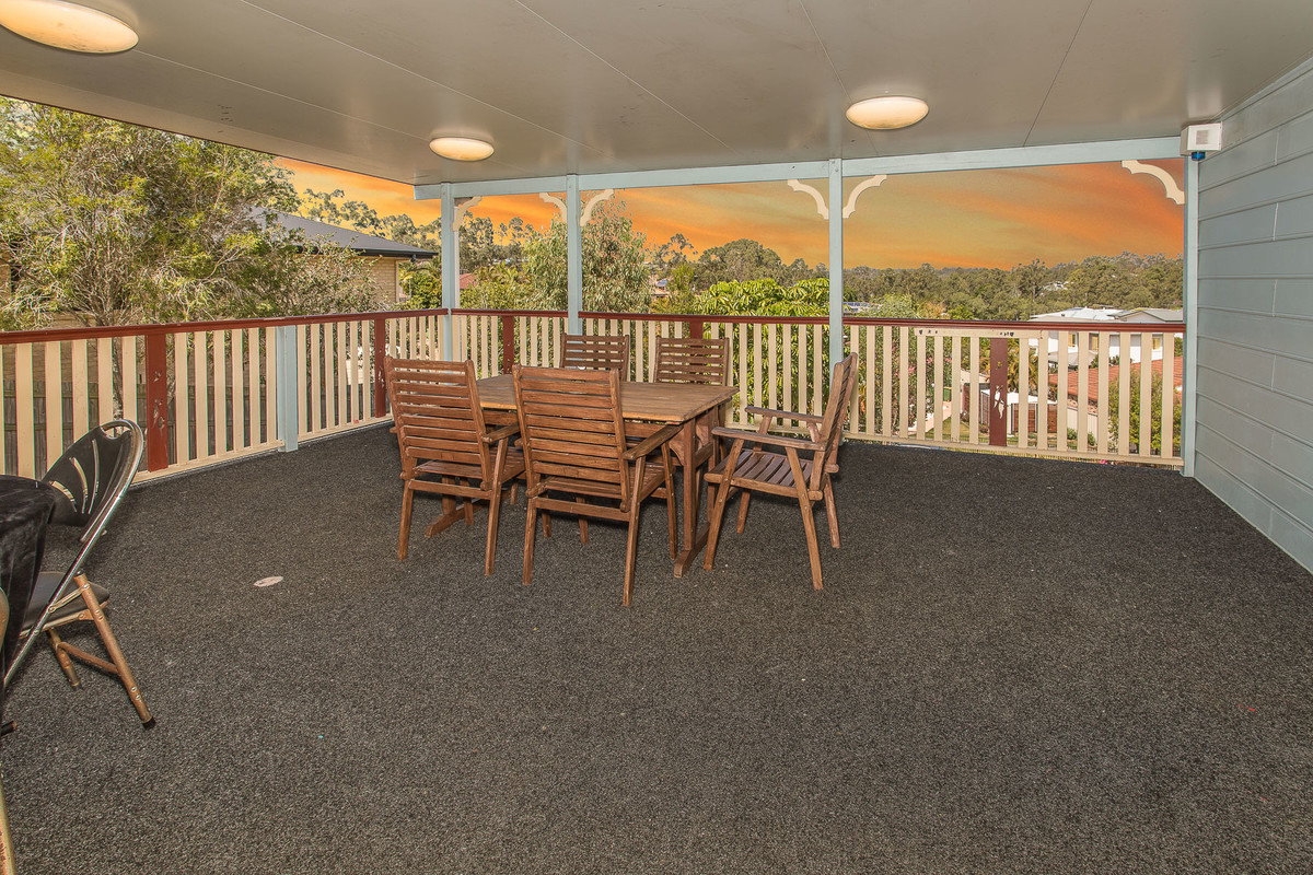 9 VALENCIA CRT, EATONS HILL, 4037