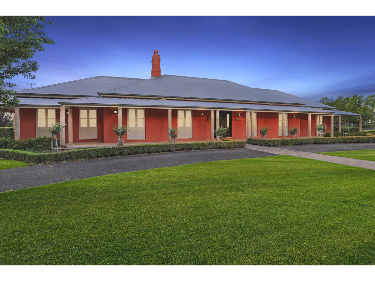 6 BALDWIN CLOSE, ELLIS LANE, 2570