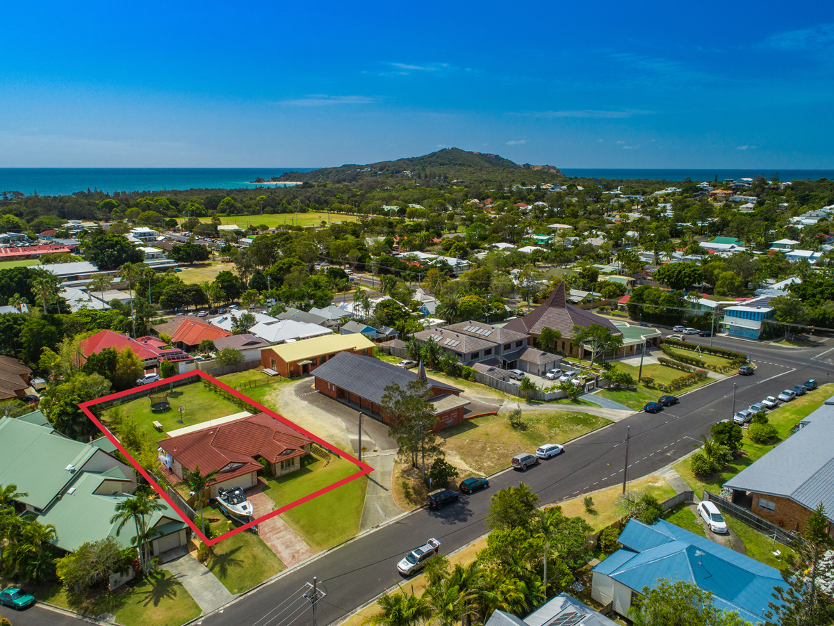 11 RUSKIN STREET, BYRON BAY, 2481