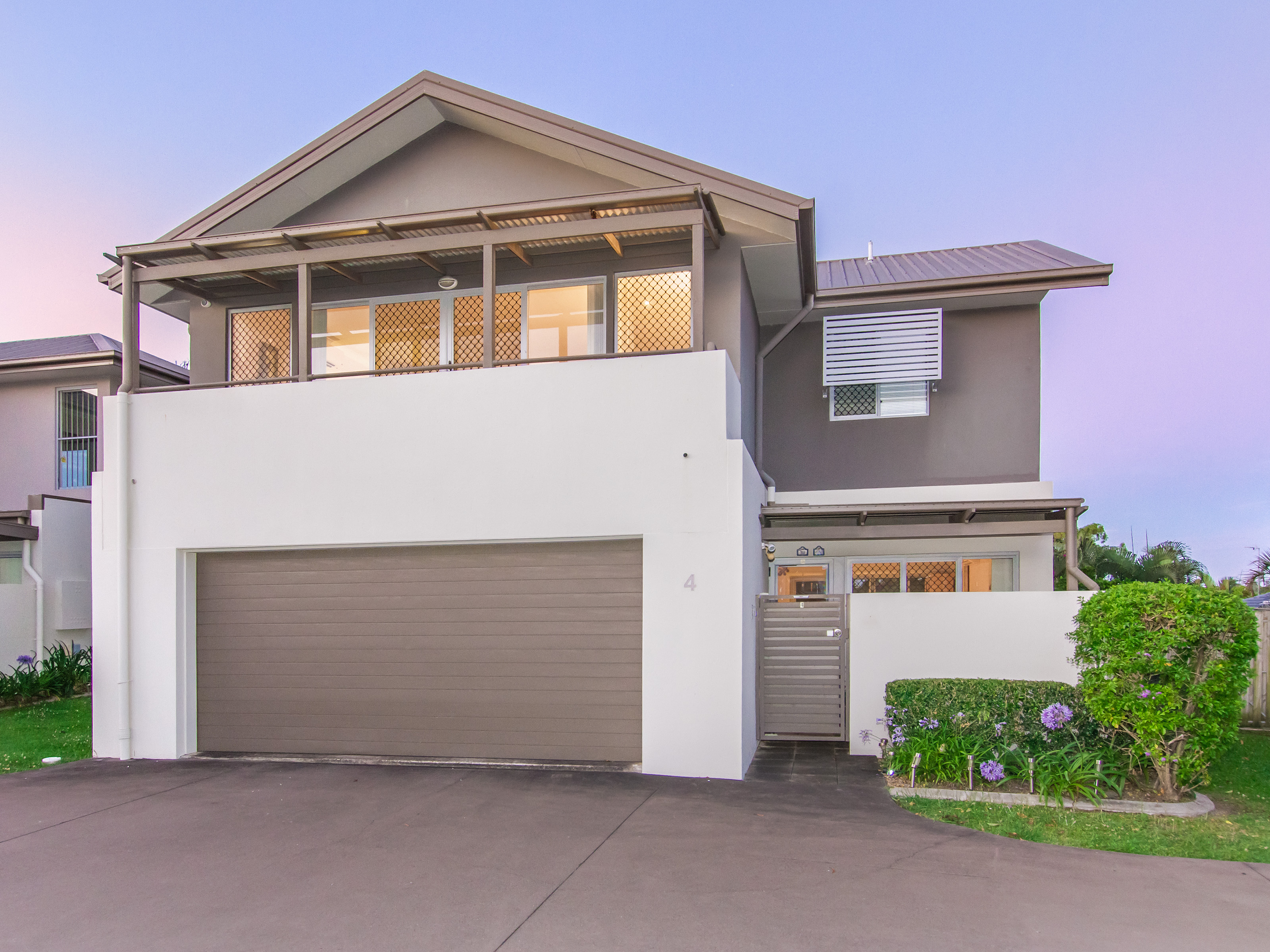 4/215 BENOWA ROAD, BENOWA, 4217