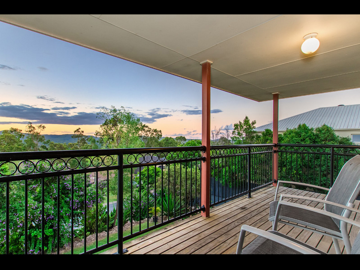 18 TARA VISTA BOULEVARDE, HIGHLAND PARK, 4211 18 TARA VISTA BOULEVARDE, HIGHLAND PARK, 4211