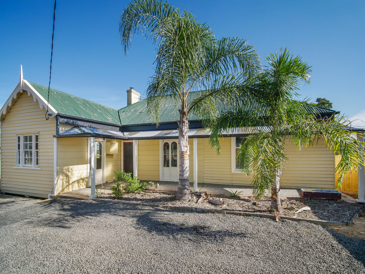 43 BEGA STREET, WOLUMLA, 2550