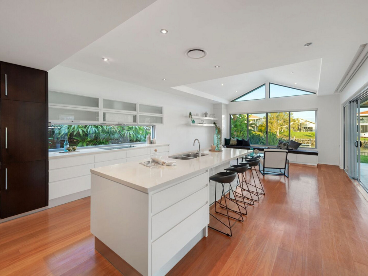 1100 BEECHWOOD DRIVE, HOPE ISLAND, 4212