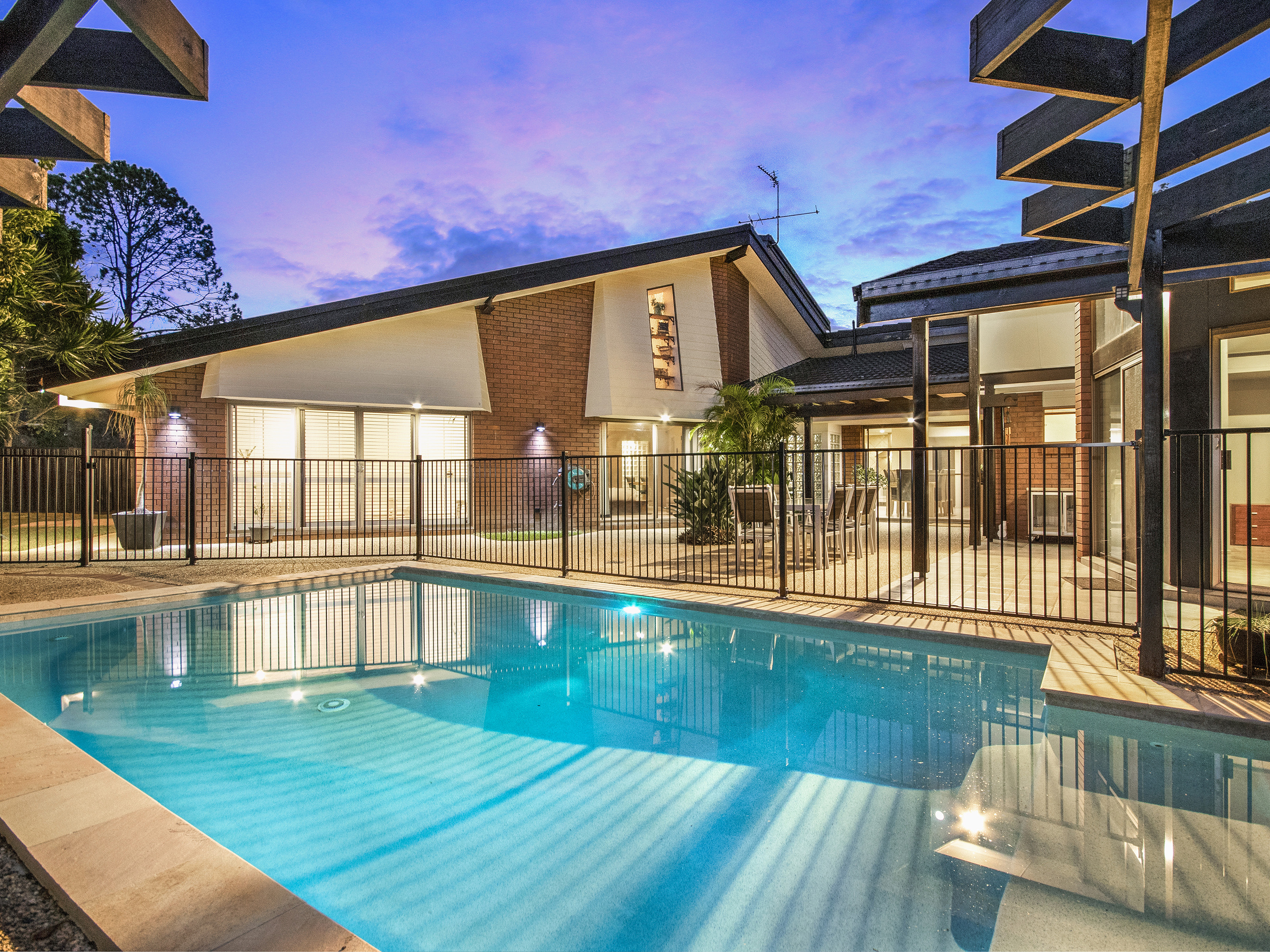 111 ALISON ROAD, CARRARA, 4211