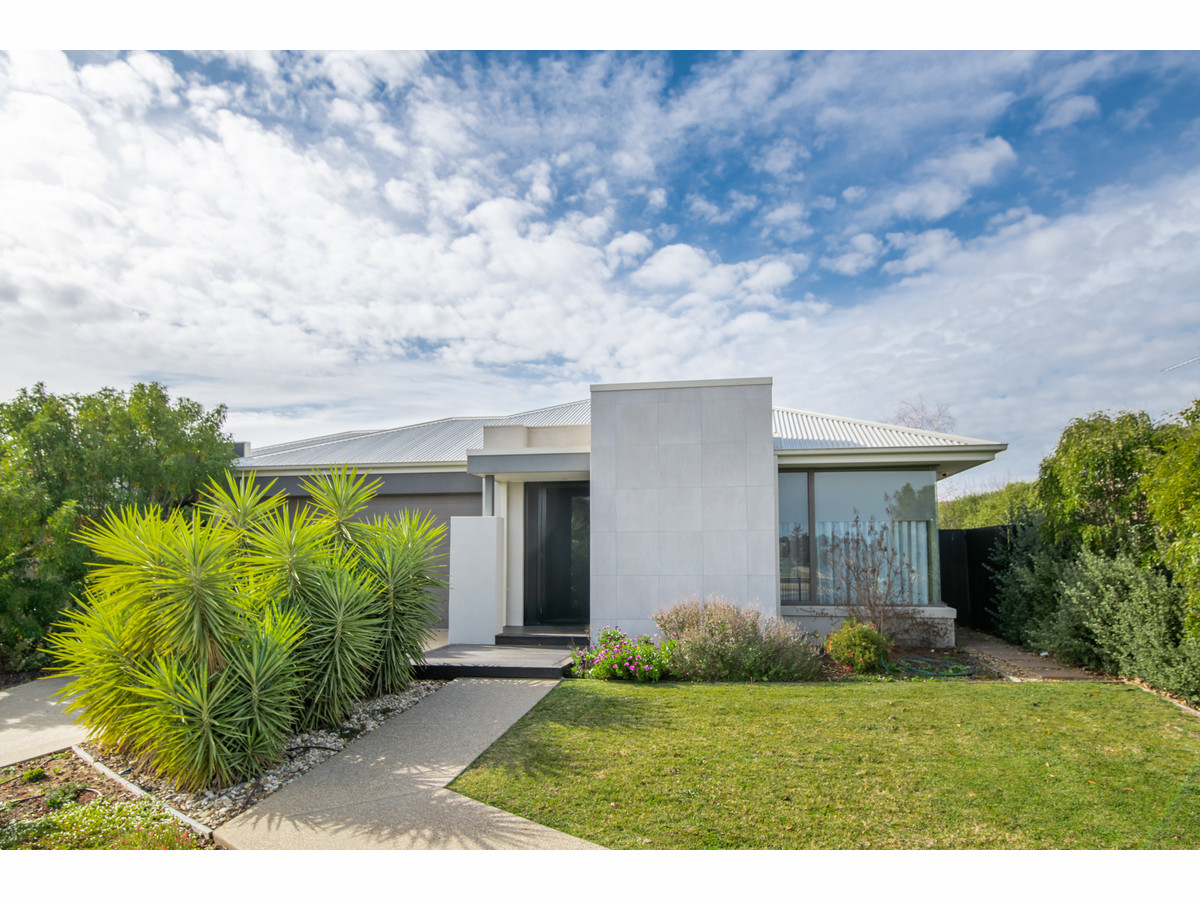 80 CANTERBURY AVENUE, SHEPPARTON, 3630