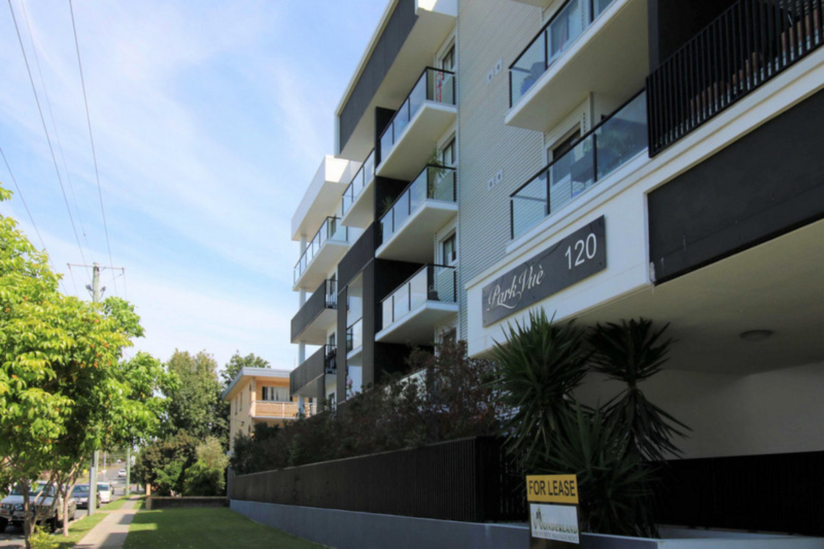 120 MELTON ROAD, NUNDAH, 4012
