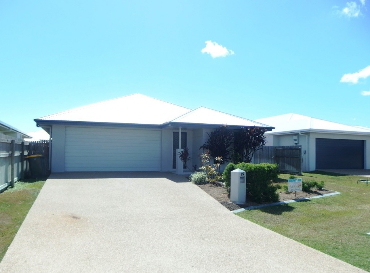 19 BARRATONIA WAY, MOUNT LOW, 4818