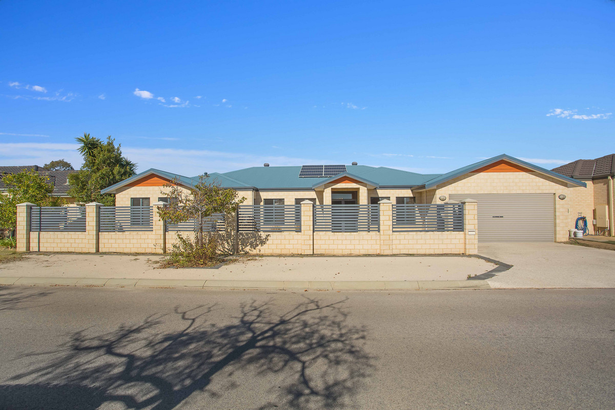 4 CORALVINE GRANGE, STIRLING, 6021
