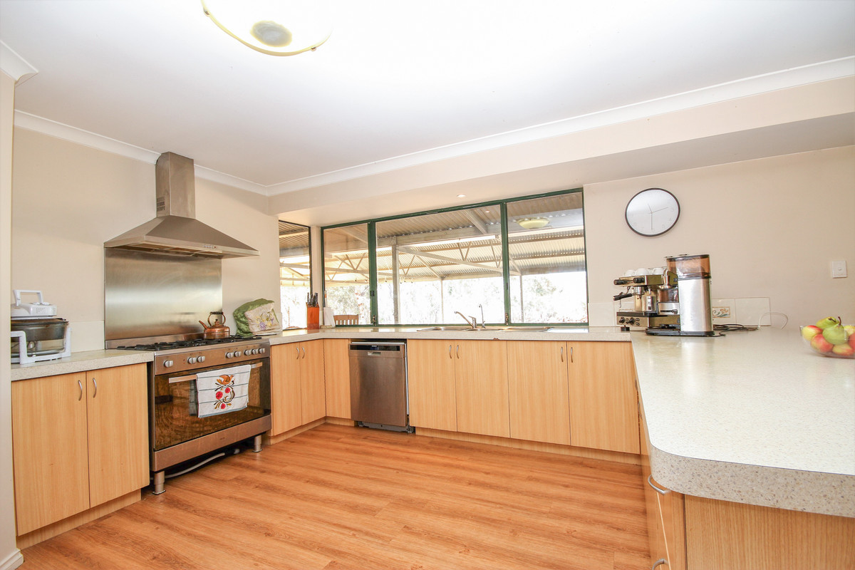 58 VIRGINIA COURT, CLACKLINE, 6564