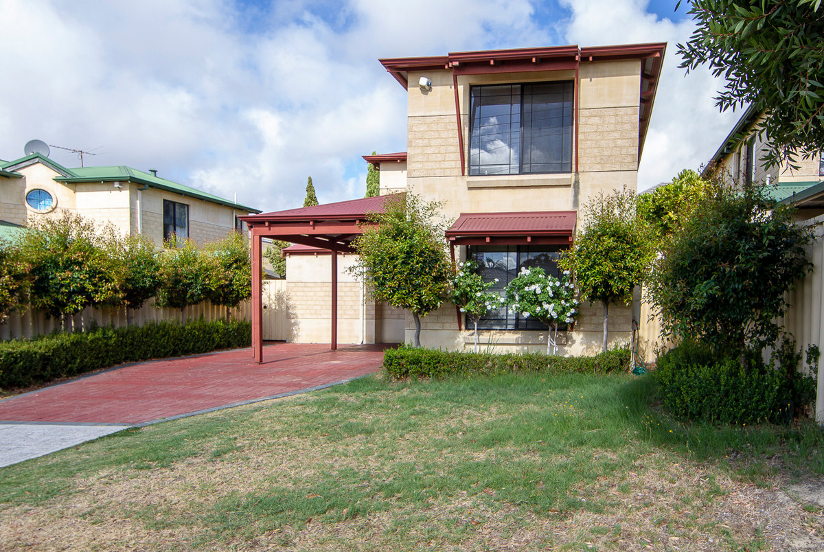 13 LOCKWOOD STREET, YOKINE, 6060