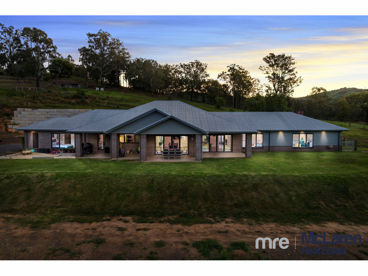 10 ALEXANDER WAY, MOUNT HUNTER, 2570