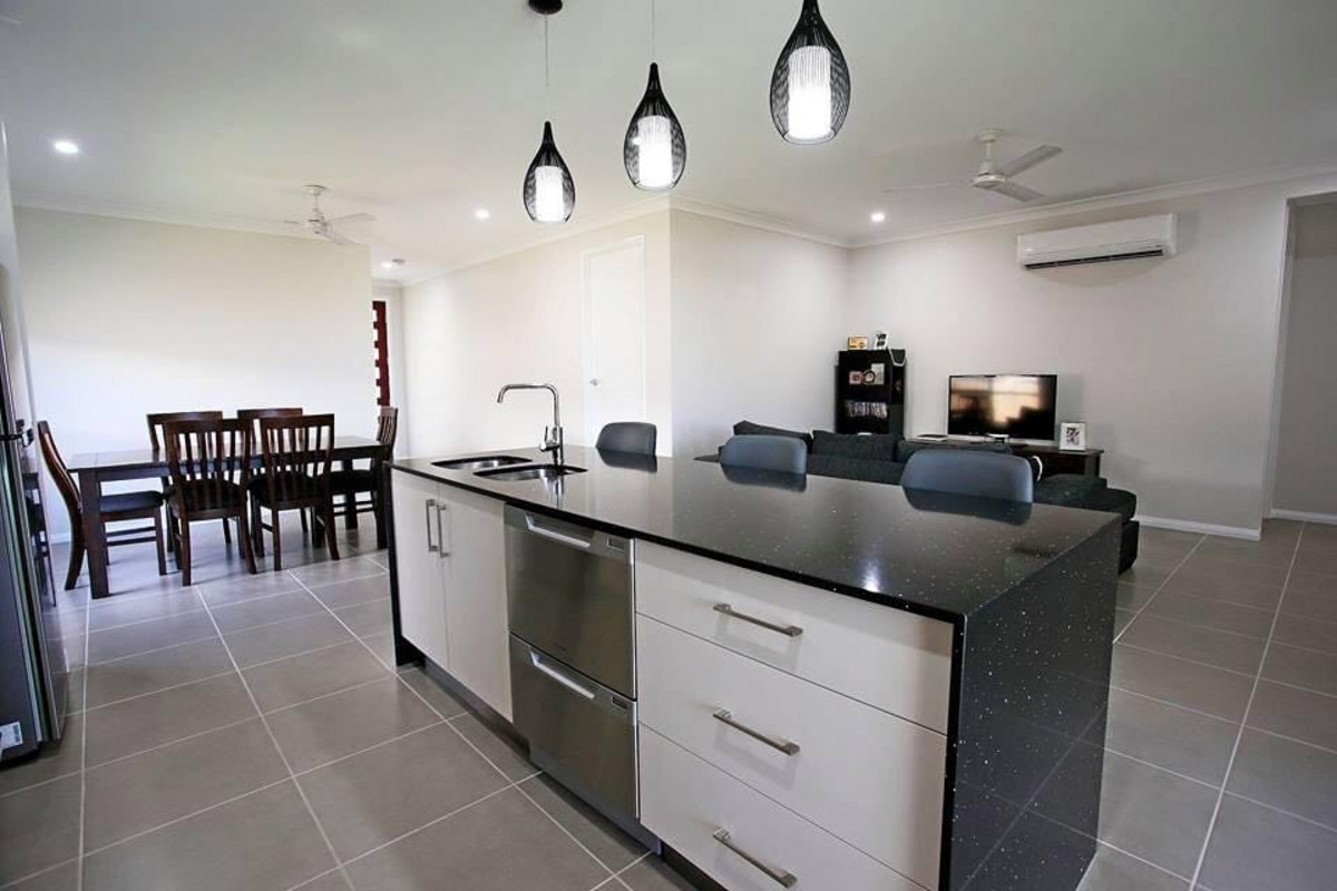 19 BARKLYA STREET, MOUNT LOW, 4818