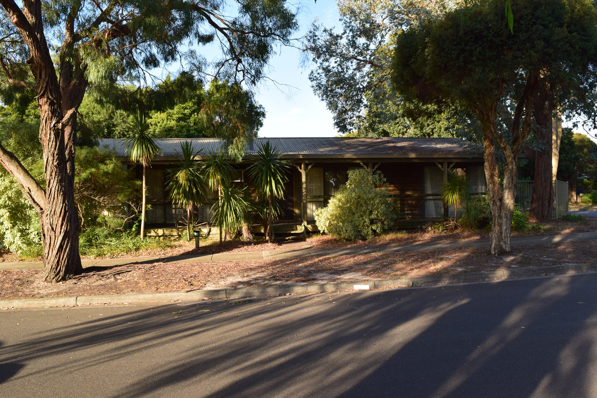 16 MOORHEN CRESCENT, CARRUM DOWNS, 3201