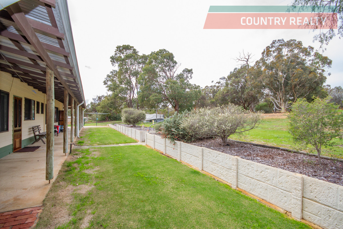 102 BENRUA ROAD, CLACKLINE, 6564