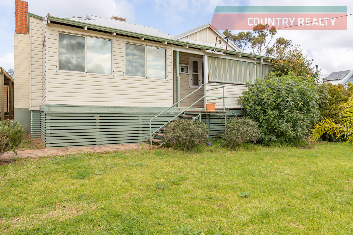 10 QUEEN STREET, NORTHAM, 6401