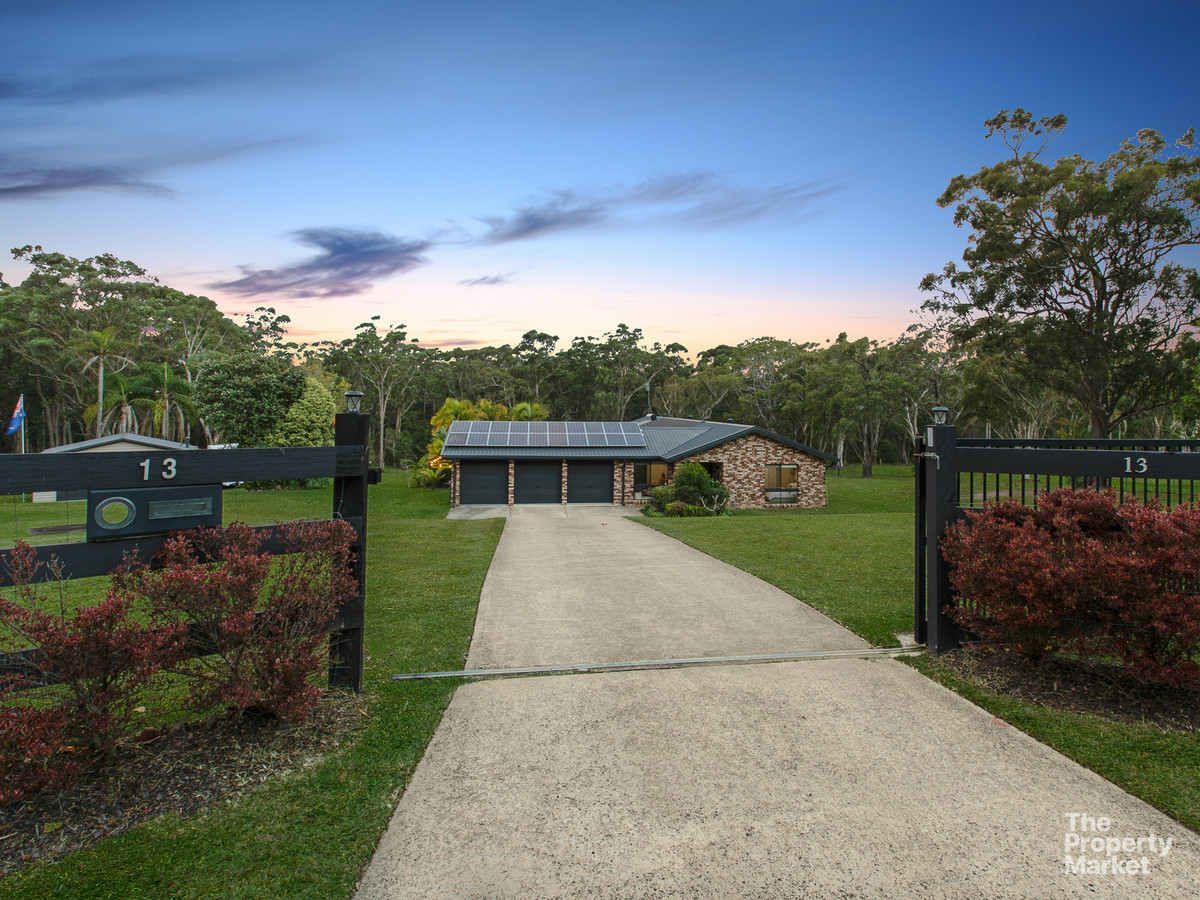 13 LARAPINTA DRIVE, WYEE POINT, 2259