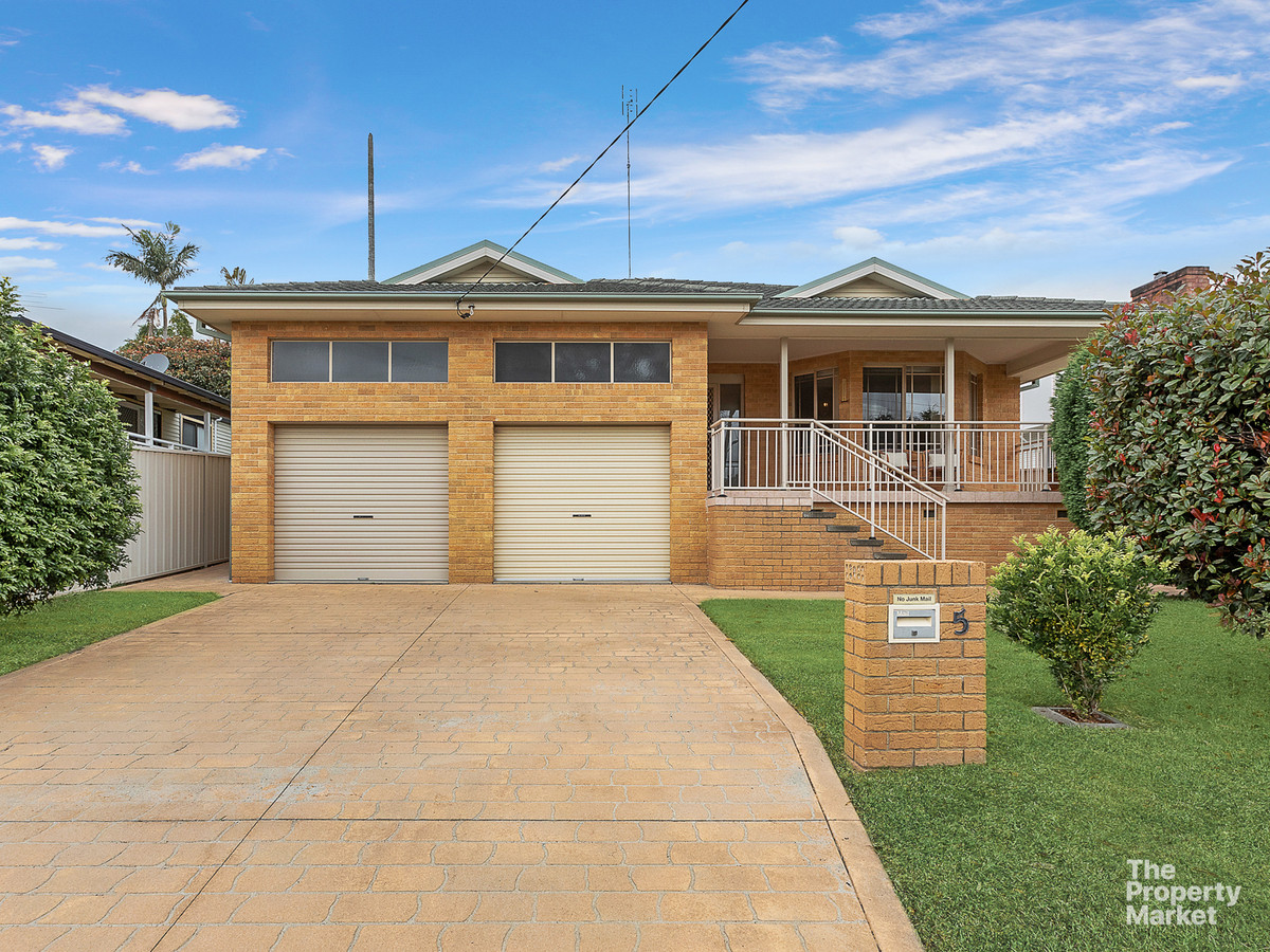 5 BALLARAT AVENUE, MANNERING PARK, 2259